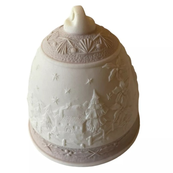 Lladro 1991 Christmas Bell Ornament - Picture 3 of 6